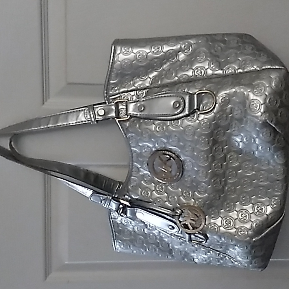 Michael Kors tote